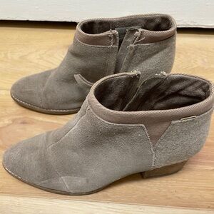 TOMS Women’s Gray Wool Booties with Heel and Side Zip Size 7.5